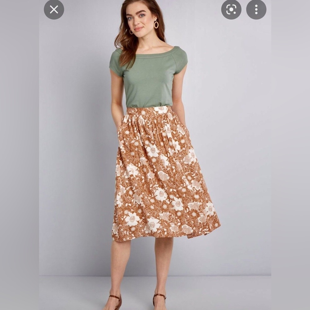 NWOT Brown and White Floral Midi Skirt with Pockets